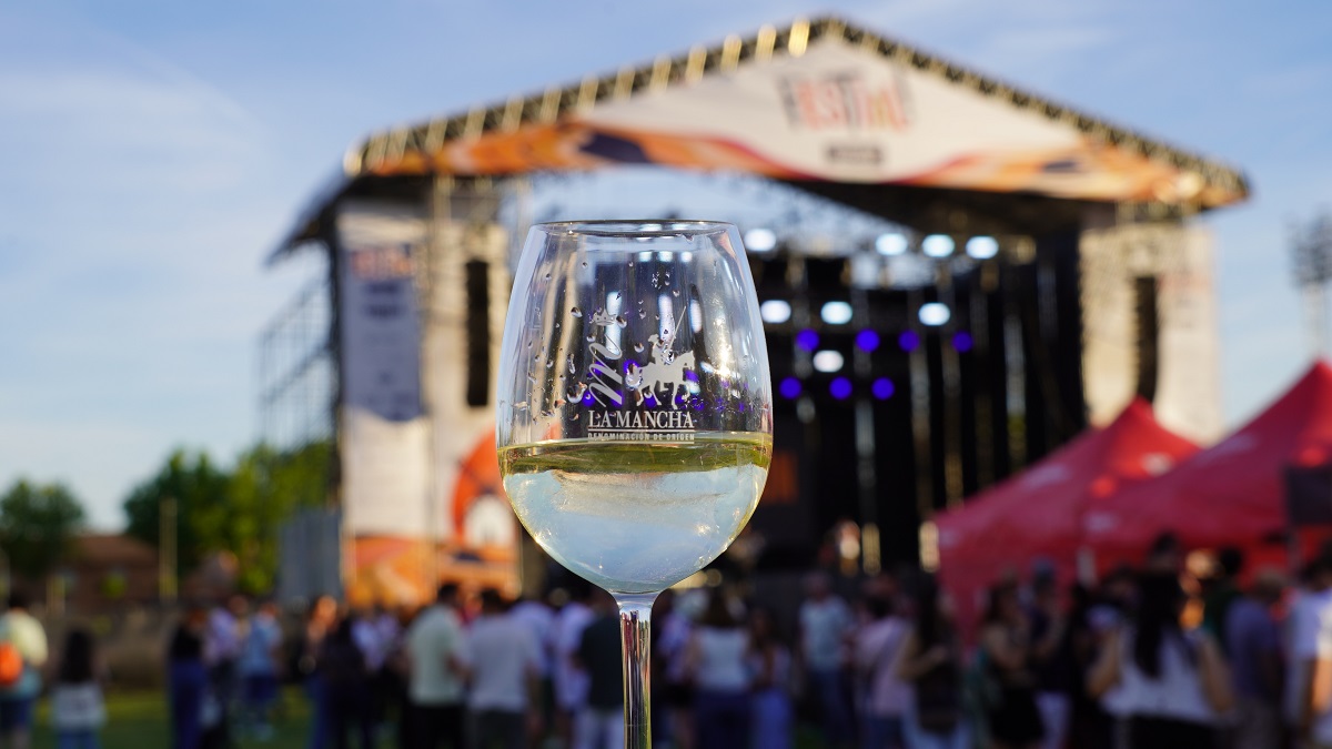 Un blanco DO La Mancha consumido en Festial 2026