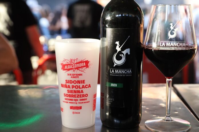 Los-vinos-de-La-Mancha-volvieron-a-estar-presentes-en-Albasonora-jpg